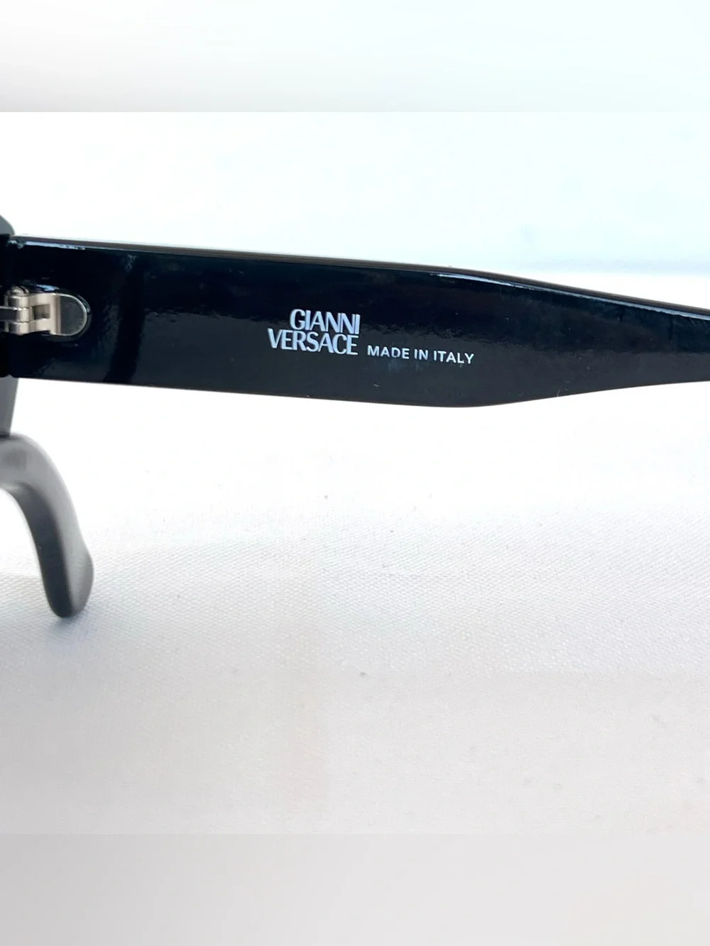 VERSACE MOD 480/A N52 Bold Black Frame Oval Lenses Silver Metal Logo Sunglasses
